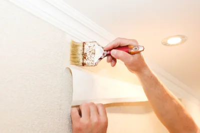 Pose de papier peint à Voyenne — revêtements muraux et toiles de verre